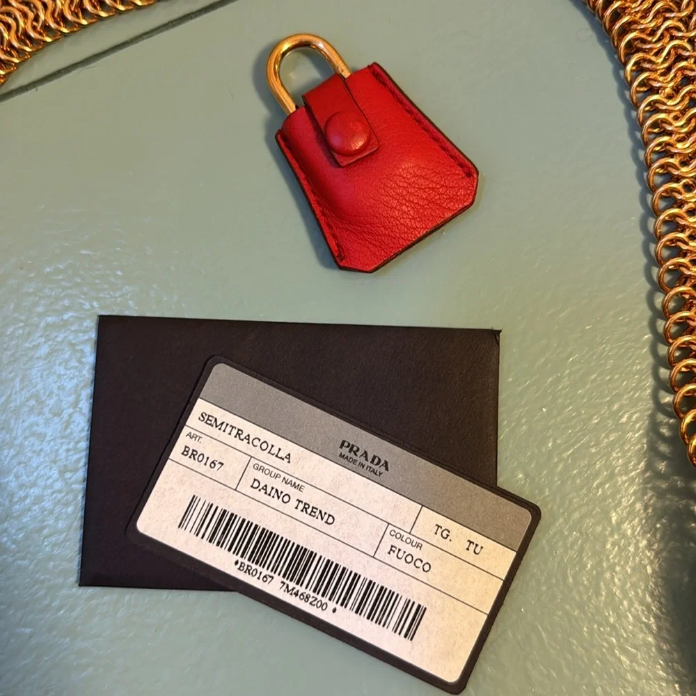 NWT Prada red, soft leather with rose-gold chain bag. - Picture 13 of 16